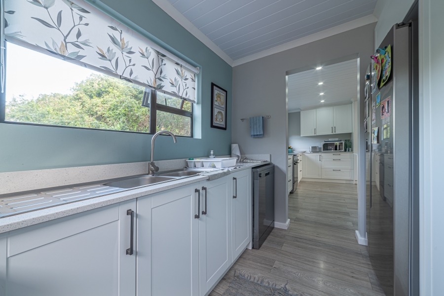 3 Bedroom Property for Sale in Dwarswegstrand Western Cape